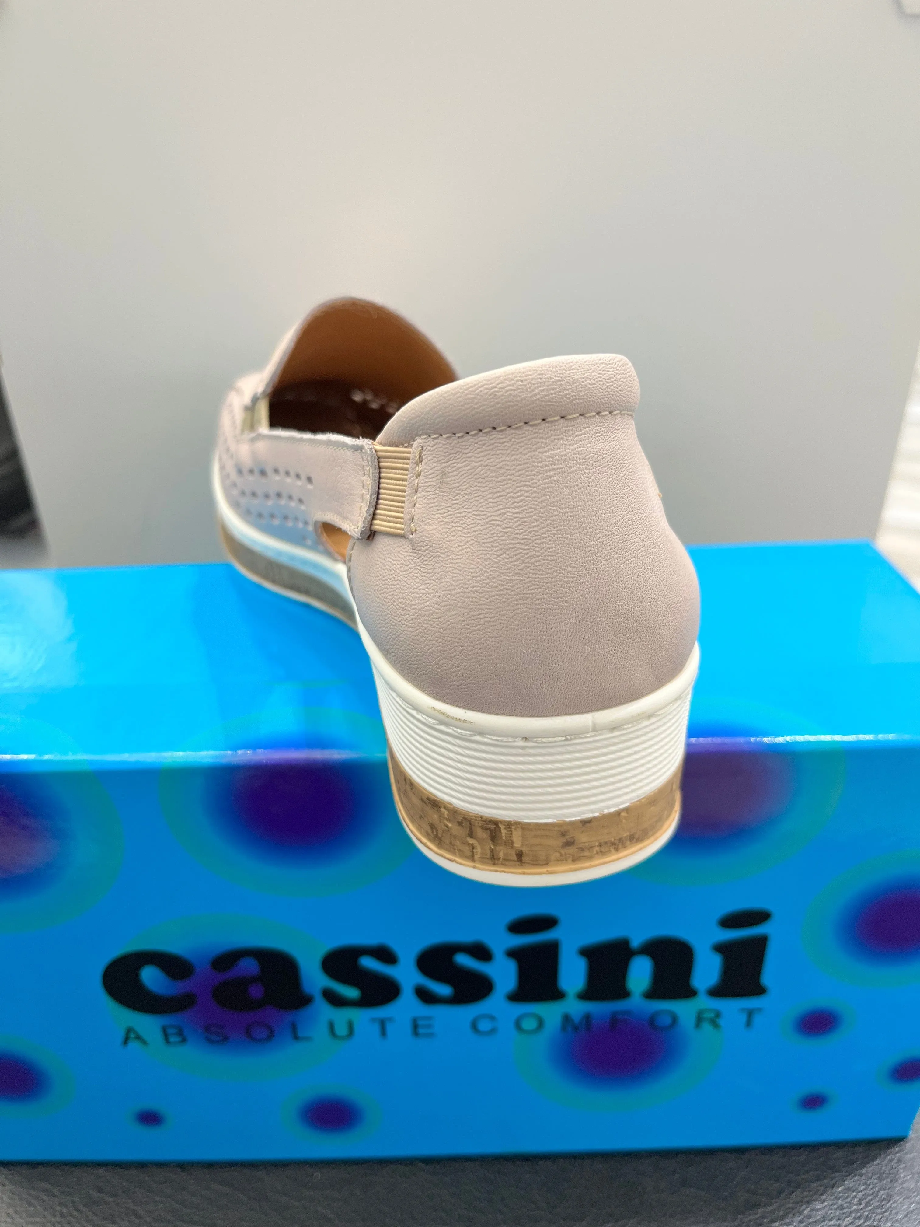 Cassini Women's Mindy Slip On Loafers- Powder
