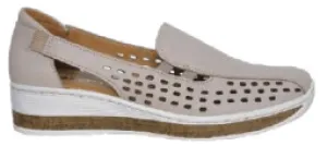 Cassini Women's Mindy Slip On Loafers- Powder