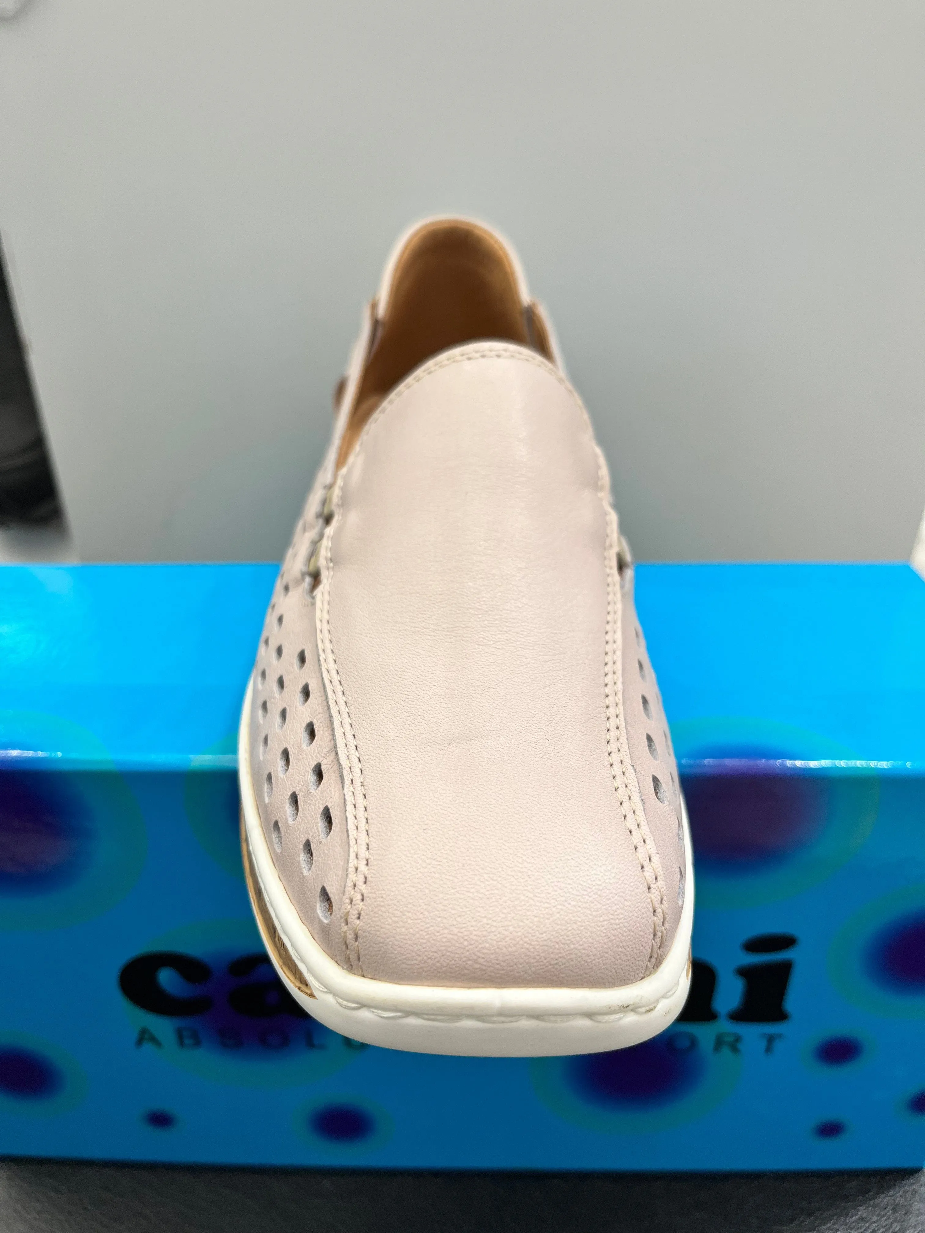 Cassini Women's Mindy Slip On Loafers- Powder