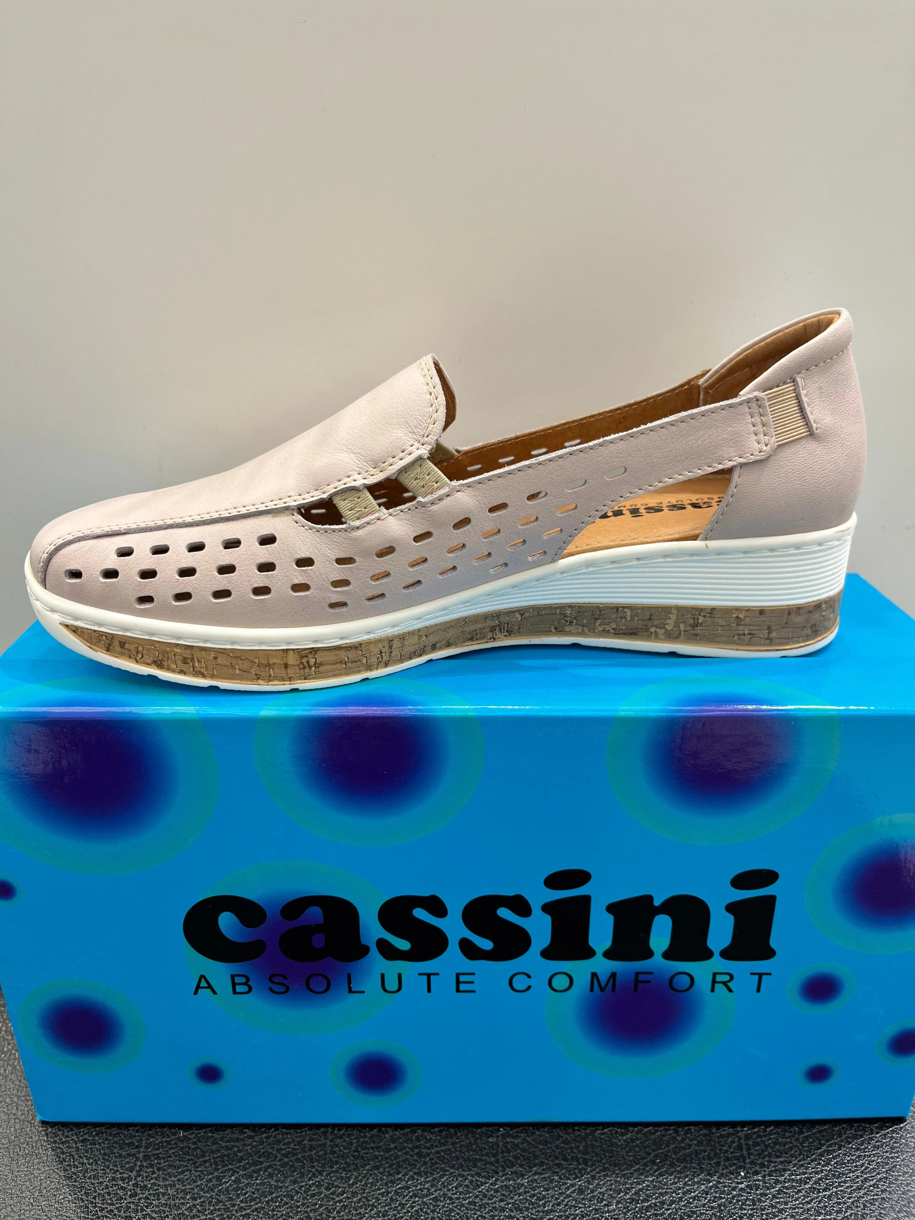 Cassini Women's Mindy Slip On Loafers- Powder